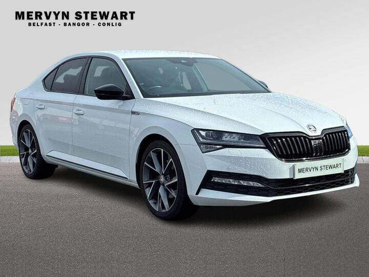 Skoda Superb Hatch 1.5 TSI ACT SportLine Plus DSG Euro 6 (s/s) 5dr Skoda Superb Hatch 1.5 TSI ACT SportLine Plus DSG Euro 6 (s/s) 5dr