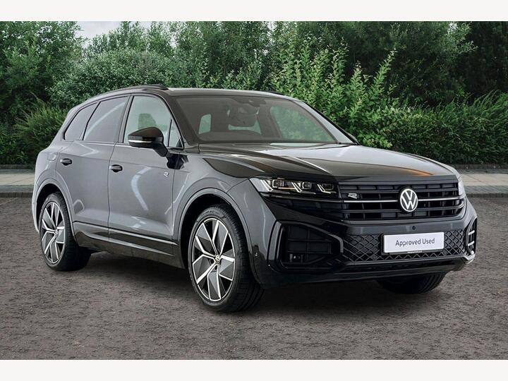 Volkswagen Touareg 3.0 TDI V6 Black Edition Tiptronic 4Motion Euro 6 (s/s) 5dr Volkswagen Touareg 3.0 TDI V6 Black Edition Tiptronic 4Motion Euro 6 (s/s) 5dr