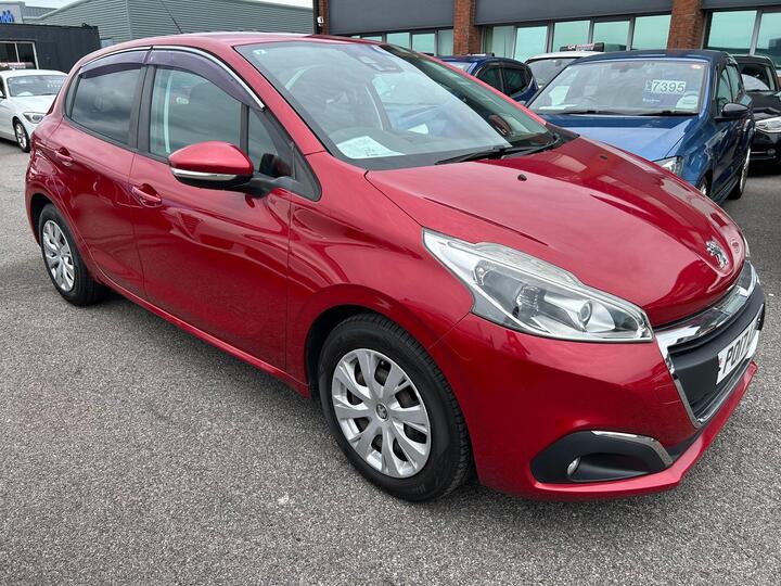 Peugeot 208 ONLY 31,890 MILES VERY LOW MILES 1190cc