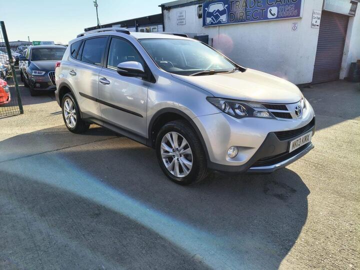 Toyota RAV4 2.2 D-CAT Invincible Auto 4WD Euro 5 5dr
