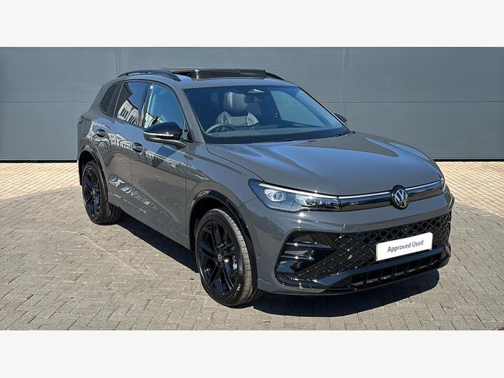 Volkswagen Tiguan 2.0 TSI Black Edition DSG 4Motion Euro 6 (s/s) 5dr Volkswagen Tiguan 2.0 TSI Black Edition DSG 4Motion Euro 6 (s/s) 5dr