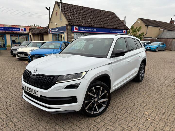 Skoda Kodiaq 2.0 TSI SportLine DSG 4WD Euro 6 (s/s) 5dr (7 Seat) Skoda Kodiaq 2.0 TSI SportLine DSG 4WD Euro 6 (s/s) 5dr (7 Seat)