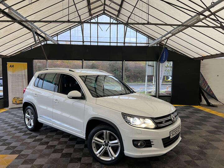 Volkswagen TIGUAN 2.0 TDI BlueMotion Tech R-Line Edition DSG 4WD Euro 6 (s/s) 5dr Volkswagen TIGUAN 2.0 TDI BlueMotion Tech R-Line Edition DSG 4WD Euro 6 (s/s) 5dr