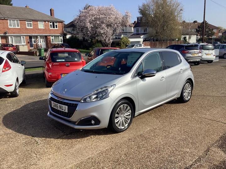 Peugeot 208 1.2 PureTech Allure EAT Euro 6 (s/s) 5dr