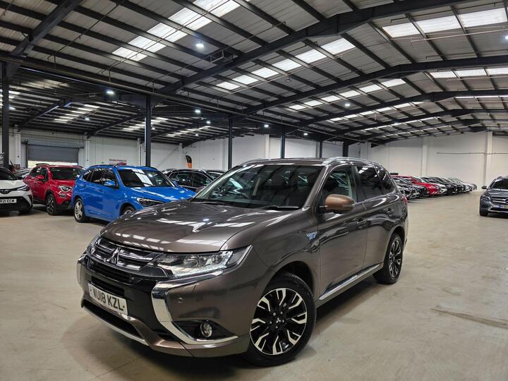 Mitsubishi Outlander 2.0h 12kWh 4hs CVT 4WD Euro 6 (s/s) 5dr Mitsubishi Outlander 2.0h 12kWh 4hs CVT 4WD Euro 6 (s/s) 5dr