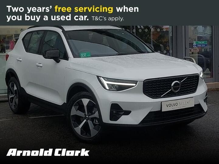 Volvo XC40 2.0 B3 MHEV Plus Dark DCT Auto Euro 6 (s/s) 5dr