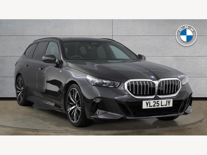 BMW 5 Series 2.0 530e 22.1kWh M Sport Touring Steptronic Euro 6 (s/s) 5dr BMW 5 Series 2.0 530e 22.1kWh M Sport Touring Steptronic Euro 6 (s/s) 5dr