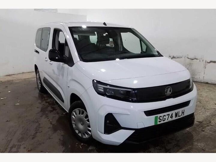 Vauxhall Combo Life 52kWh Design XL MPV Auto 5dr (7.4kW Charger) Vauxhall Combo Life 52kWh Design XL MPV Auto 5dr (7.4kW Charger)