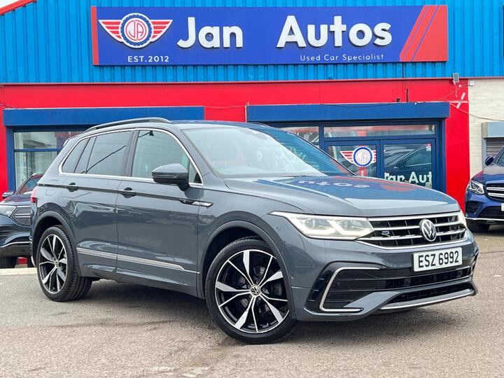 Volkswagen Tiguan 2.0 TDI R-Line DSG Euro 6 (s/s) 5dr Volkswagen Tiguan 2.0 TDI R-Line DSG Euro 6 (s/s) 5dr