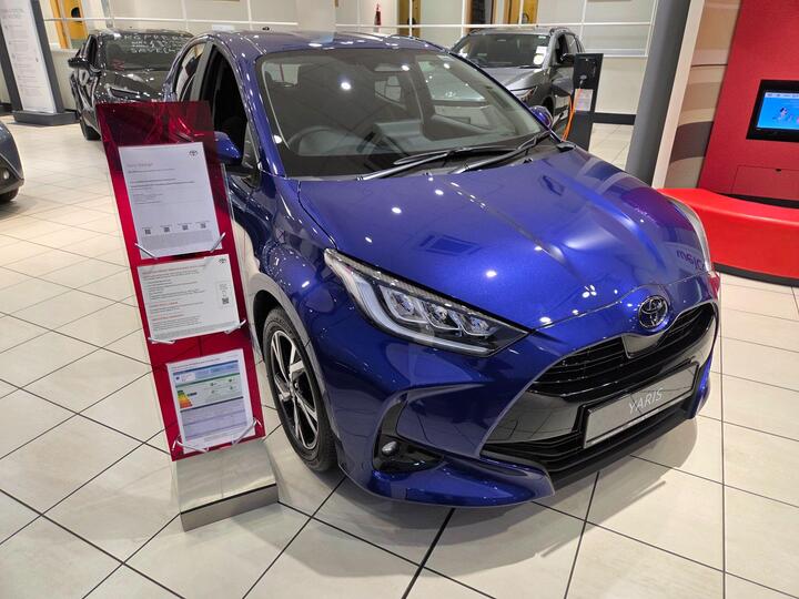 Toyota Yaris 1.5 VVT-h Design E-CVT Euro 6 (s/s) 5dr