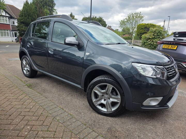 Dacia Sandero Stepway 0.9 TCe Essential Euro 6 (s/s) 5dr