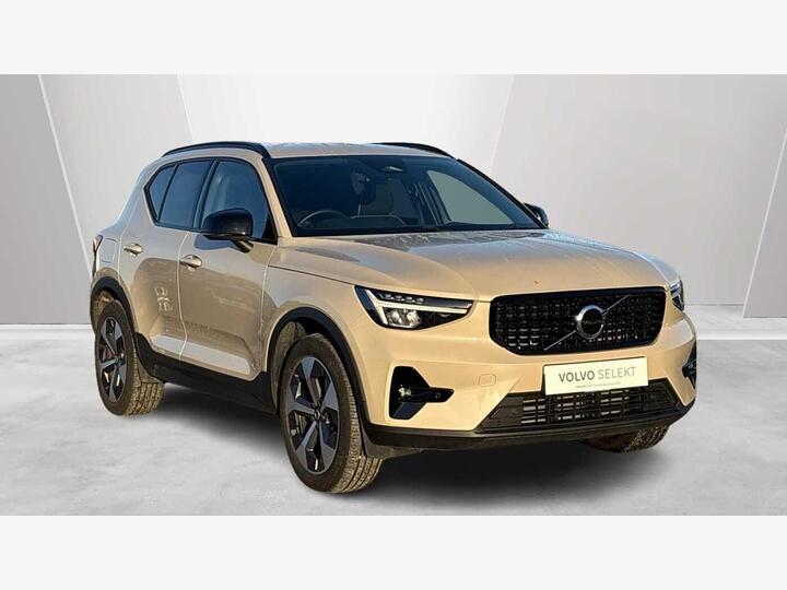Volvo XC40 2.0 B3 MHEV Plus DCT Auto Euro 6 (s/s) 5dr