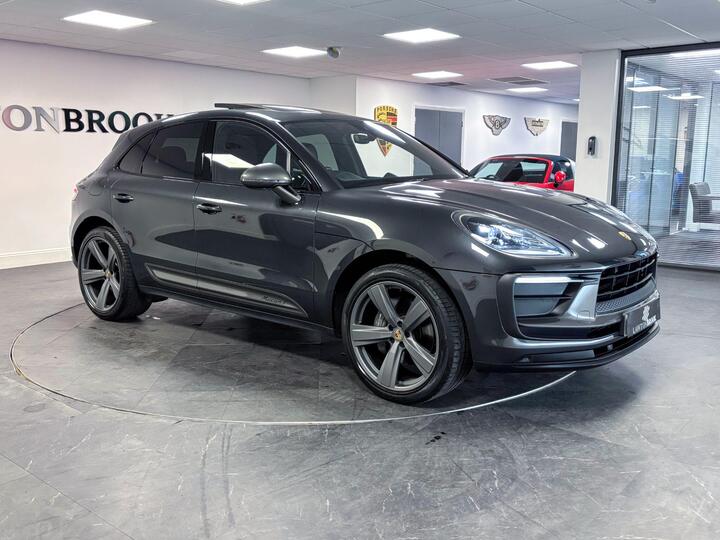 Porsche Macan 2.0T T PDK 4WD Euro 6 (s/s) 5dr Porsche Macan 2.0T T PDK 4WD Euro 6 (s/s) 5dr