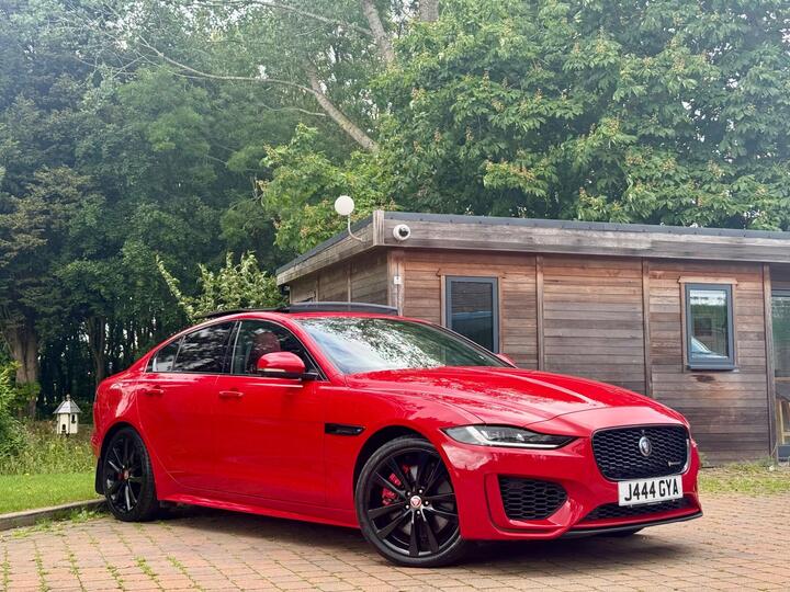 Jaguar XE 2.0 P300i R-Dynamic SE Auto AWD Euro 6 (s/s) 4dr