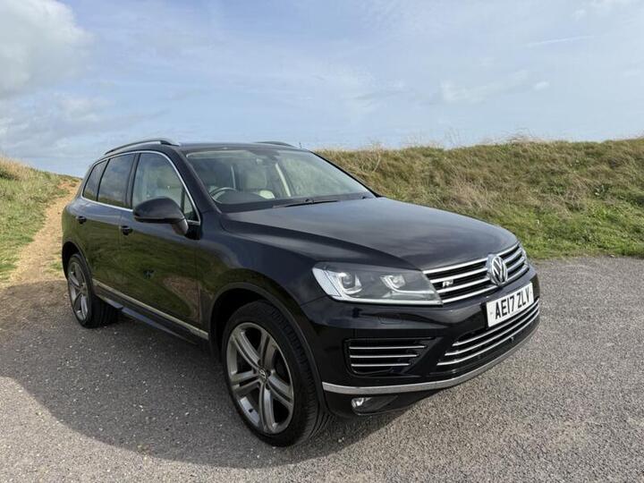 Volkswagen Touareg 3.0 TDI V6 BlueMotion Tech R-Line Plus Tiptronic 4WD Euro 6 (s/s) 5dr Volkswagen Touareg 3.0 TDI V6 BlueMotion Tech R-Line Plus Tiptronic 4WD Euro 6 (s/s) 5dr