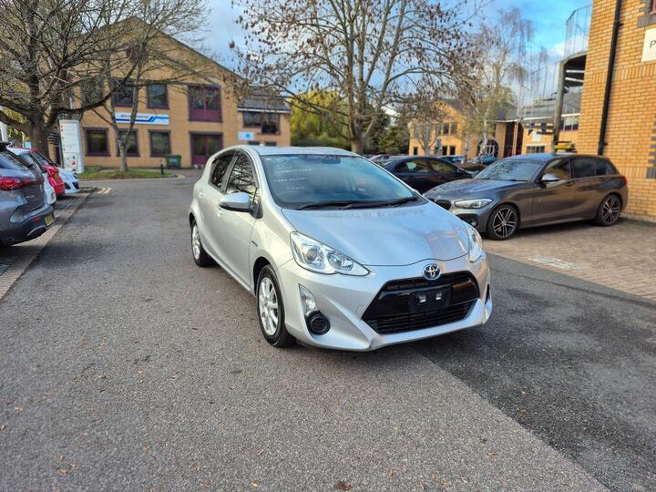 Toyota Aqua HYBRID AQUA/YARIS EXCELLENT CONDITION
