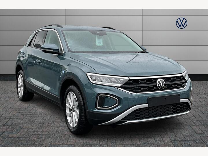 Volkswagen T-Roc VOLKSWAGEN T-Roc Match 1.5 TSI 150PS 6-speed Manual 5 Door