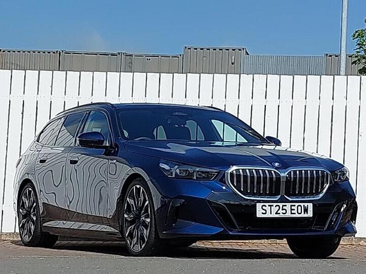 BMW 5 Series 2.0 530e 22.1kWh M Sport Touring Steptronic Euro 6 (s/s) 5dr BMW 5 Series 2.0 530e 22.1kWh M Sport Touring Steptronic Euro 6 (s/s) 5dr