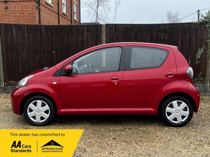 Toyota AYGO 1.0 VVT-i Ice Euro 5 5dr