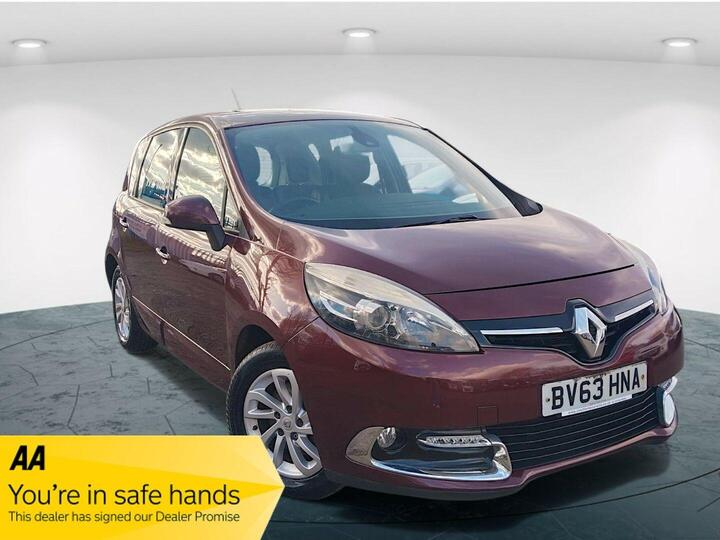Renault Scenic 1.6 DCi Dynamique TomTom Euro 5 (s/s) 5dr Renault Scenic 1.6 DCi Dynamique TomTom Euro 5 (s/s) 5dr