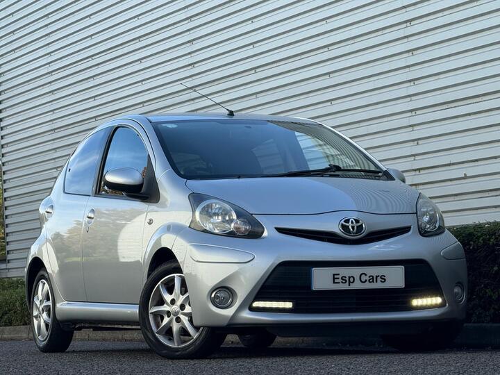 Toyota AYGO 1.0 VVT-i Mode Euro 5 5dr Toyota AYGO 1.0 VVT-i Mode Euro 5 5dr