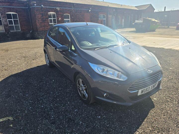 Ford FIESTA 1.0 Zetec Euro 5 (s/s) 5dr