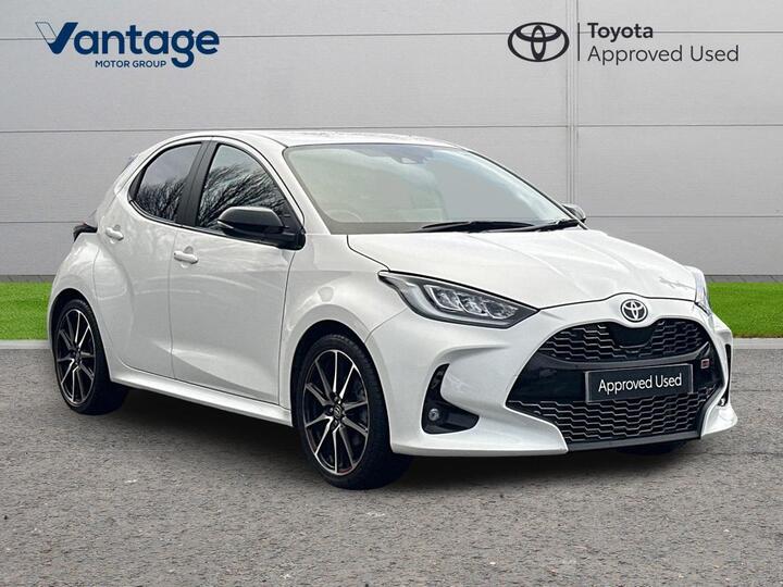 Toyota Yaris 1.5 VVT-h GR SPORT E-CVT Euro 6 (s/s) 5dr Toyota Yaris 1.5 VVT-h GR SPORT E-CVT Euro 6 (s/s) 5dr