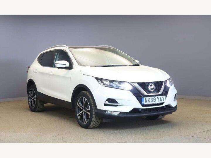 Nissan Qashqai 1.3 DIG-T N-Connecta Euro 6 (s/s) 5dr