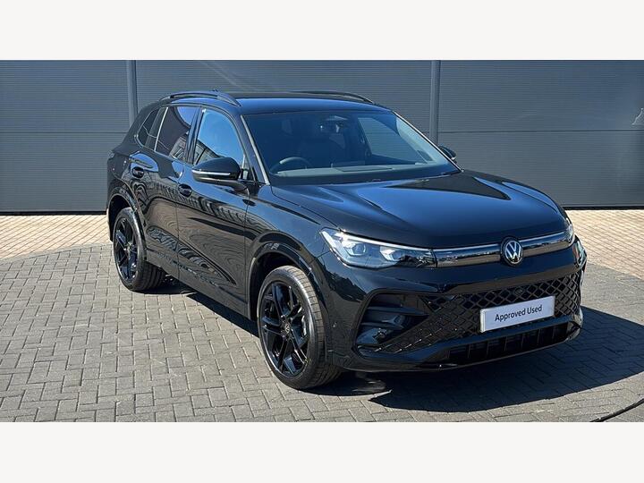 Volkswagen Tiguan 2.0 TSI Black Edition DSG 4Motion Euro 6 (s/s) 5dr Volkswagen Tiguan 2.0 TSI Black Edition DSG 4Motion Euro 6 (s/s) 5dr
