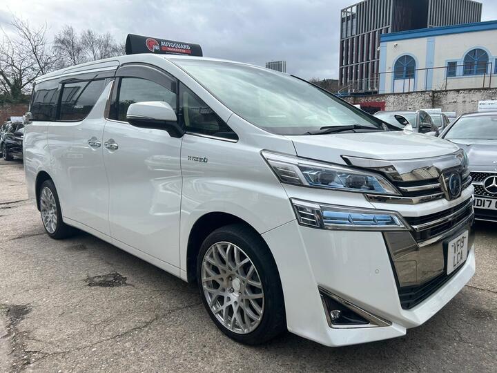 Toyota Vellfire 2.4 PETROL HYBRID E-FOUR (8 SEATER)
