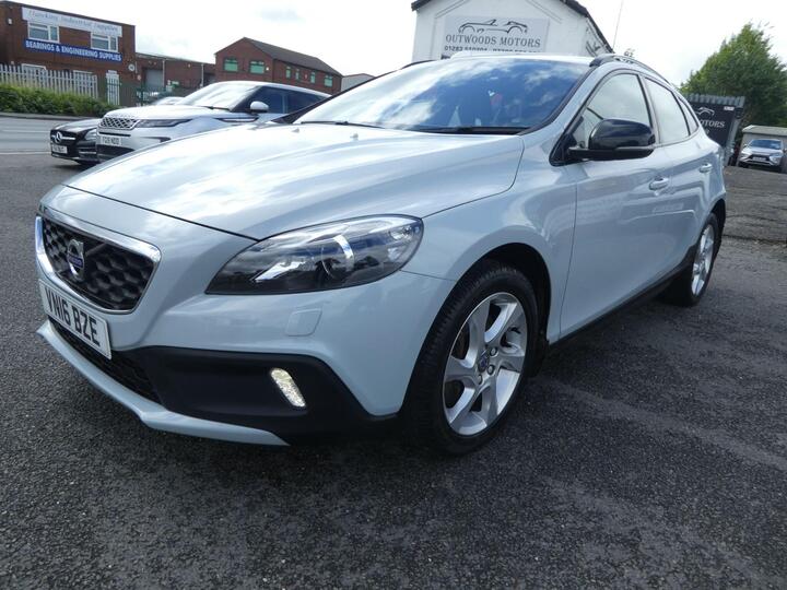 Volvo V40 Cross Country 2.0 D2 Lux Auto Euro 6 (s/s) 5dr