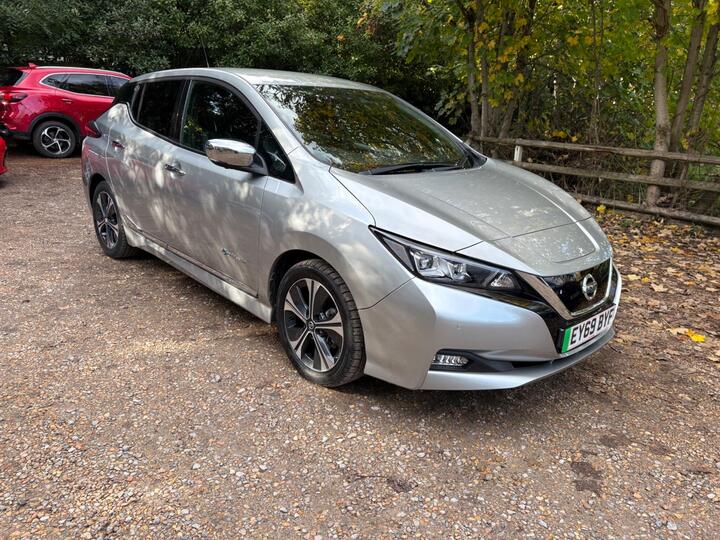 Nissan Leaf 40kWh Tekna Auto 5dr Nissan Leaf 40kWh Tekna Auto 5dr