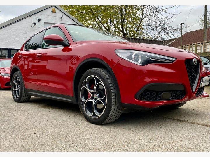 Alfa Romeo STELVIO 2.0T Veloce Auto Q4 AWD Euro 6 (s/s) 5dr Alfa Romeo STELVIO 2.0T Veloce Auto Q4 AWD Euro 6 (s/s) 5dr