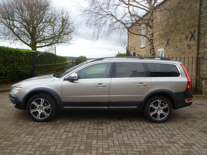 Volvo XC70 2.4 D5 SE Lux Geartronic AWD Euro 5 5dr