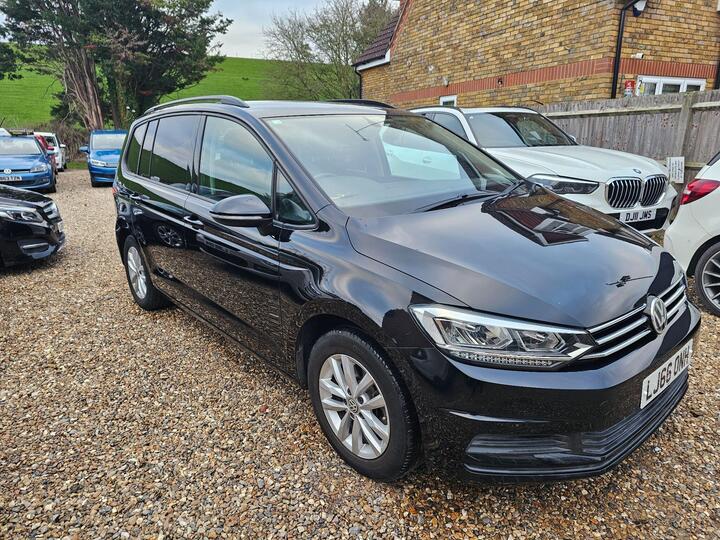 Volkswagen Touran 1.4 TSI BlueMotion Tech SEL MPV 5dr Petrol DSG Euro 6 (s/s) (150 Ps) Volkswagen Touran 1.4 TSI BlueMotion Tech SEL MPV 5dr Petrol DSG Euro 6 (s/s) (150 Ps)