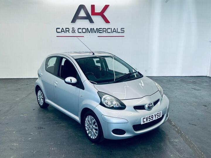Toyota AYGO 1.0 VVT-i Platinum Euro 4 5dr Toyota AYGO 1.0 VVT-i Platinum Euro 4 5dr