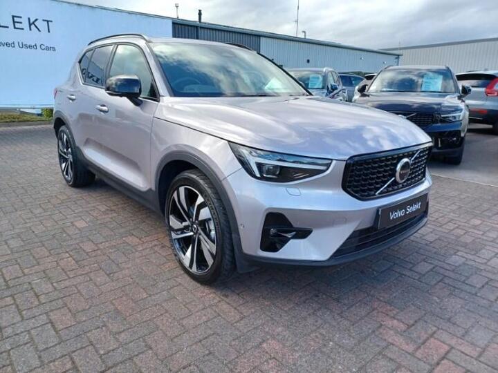 Volvo XC40 2.0 B4 MHEV Ultra Dark DCT Auto Euro 6 (s/s) 5dr