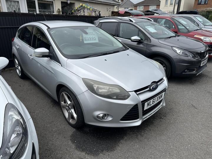 Ford FOCUS 1.6 Titanium Euro 5 5dr
