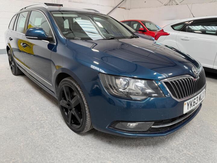 Skoda Superb 2.0 TDI Elegance Euro 5 (s/s) 5dr