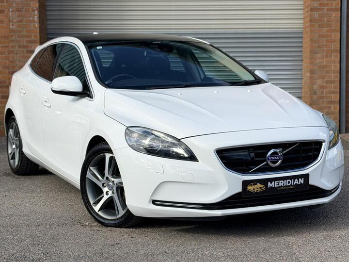 Volvo V40 1.6 T4 SE Nav Hatchback 5dr Petrol Powershift Euro 5 (s/s) (180 Ps)