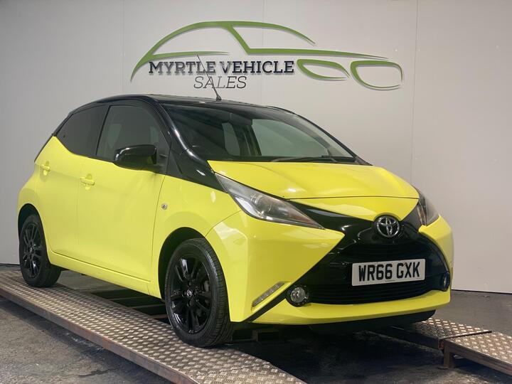 Toyota AYGO 1.0 VVT-i X-cite 3 Yellow Bi-Tone Euro 6 5dr
