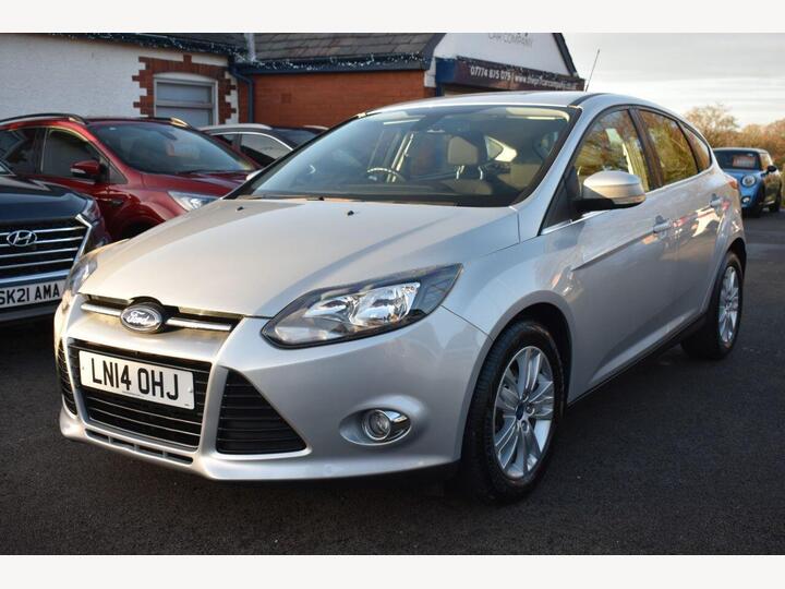 Ford FOCUS 1.0T EcoBoost Titanium Navigator Euro 5 (s/s) 5dr
