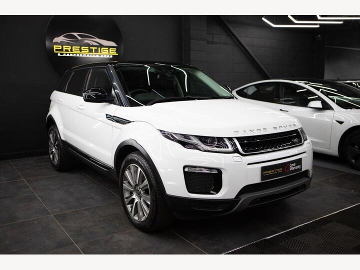 Land Rover RANGE ROVER EVOQUE 2.0 TD4 SE Tech 4WD Euro 6 (s/s) 5dr Land Rover RANGE ROVER EVOQUE 2.0 TD4 SE Tech 4WD Euro 6 (s/s) 5dr