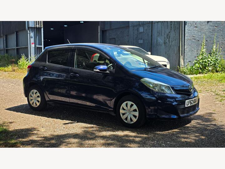 Toyota Yaris 1.33 Dual VVT-i TR Hatchback 5dr Petrol Multidrive S Euro 5 (101 Ps)