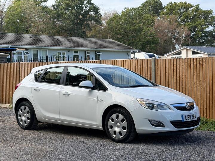 Vauxhall Astra 1.6 16v Exclusiv Euro 5 5dr