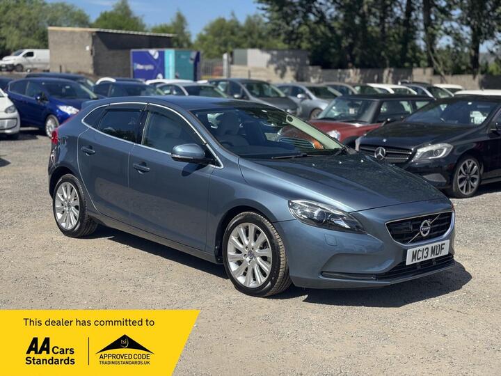 Volvo V40 1.6 T4 SE Hatchback 5dr Petrol Powershift Euro 5 (s/s) (180 Ps)