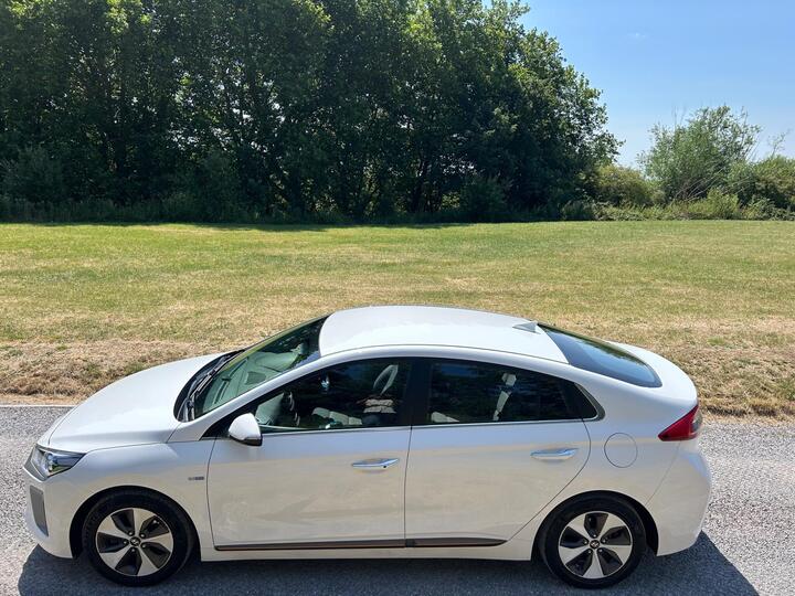 Hyundai IONIQ 28kWh Premium Auto 5dr