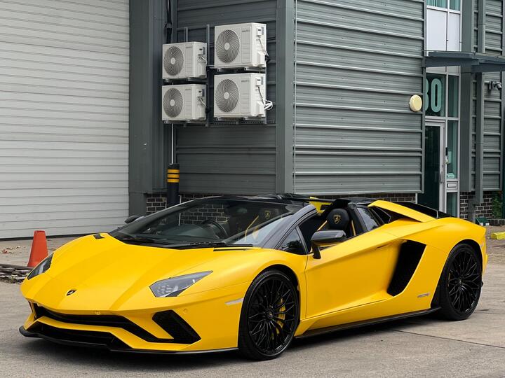 Lamborghini Aventador 6.5 V12 LP 740-4 S Roadster ISR 4WD Euro 6 2dr Lamborghini Aventador 6.5 V12 LP 740-4 S Roadster ISR 4WD Euro 6 2dr