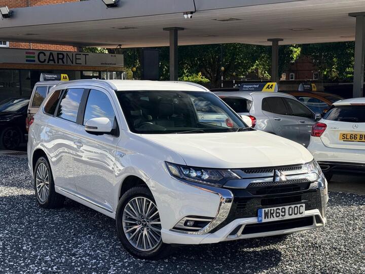 Mitsubishi Outlander 2.4h TwinMotor 13.8kWh 4h CVT 4WD Euro 6 (s/s) 5dr