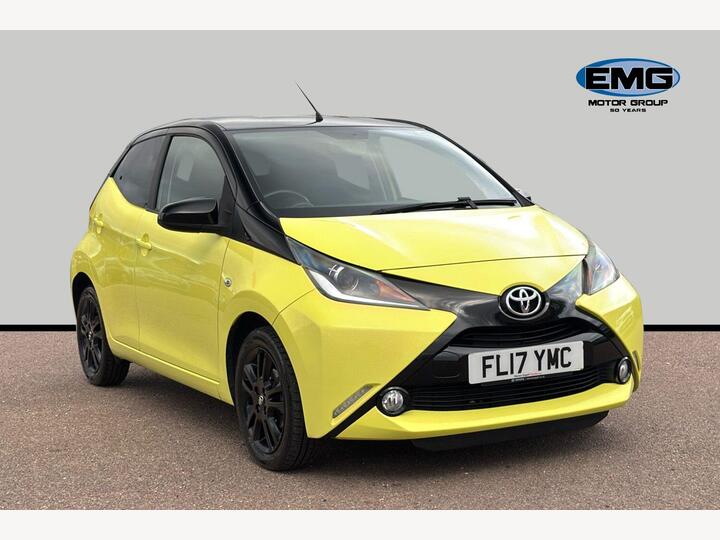 Toyota AYGO 1.0 VVT-i X-cite 3 Yellow Bi-Tone Euro 6 5dr Toyota AYGO 1.0 VVT-i X-cite 3 Yellow Bi-Tone Euro 6 5dr